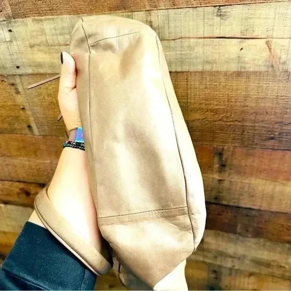 NWOT Hobo International Leather Tote